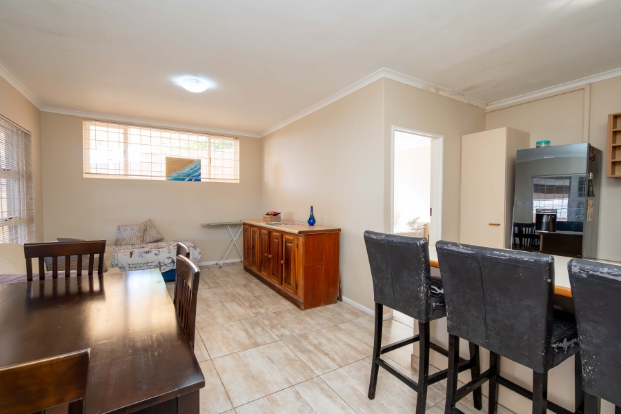 8 Bedroom Property for Sale in Middedorp Western Cape